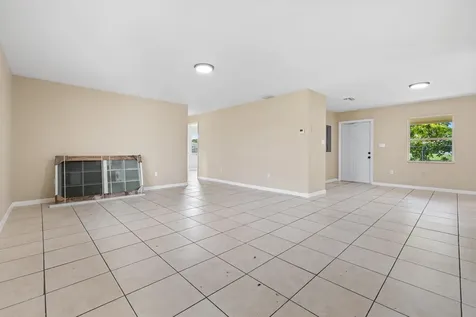 1017 Sw Avenue I Belle Glade FL 33430