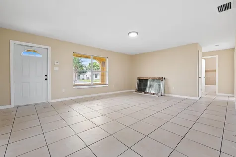 1017 Sw Avenue I Belle Glade FL 33430