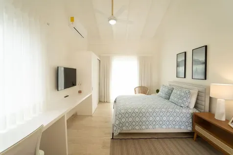 33 00 Casa De Campo DR 22000