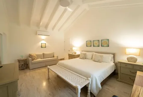 33 00 Casa De Campo DR 22000