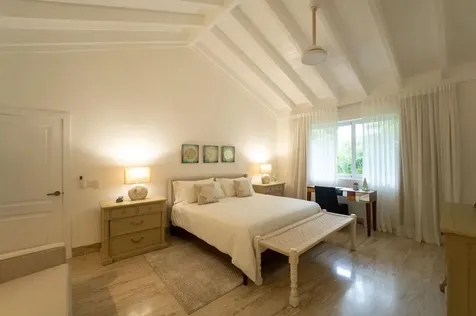 33 00 Casa De Campo DR 22000
