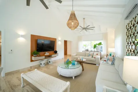 33 00 Casa De Campo DR 22000