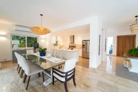 33 00 Casa De Campo DR 22000