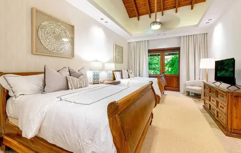 2 00 Casa De Campo DR 22000