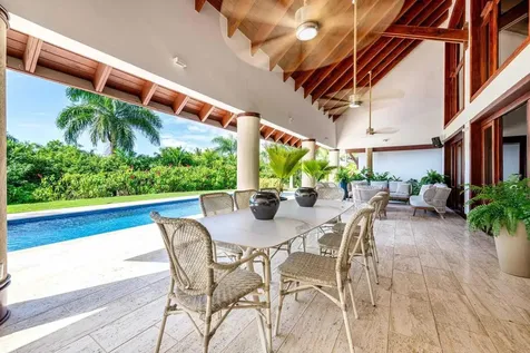 2 00 Casa De Campo DR 22000