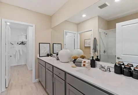 6221 Nw Sweetwood Drive Port Saint Lucie FL 34987