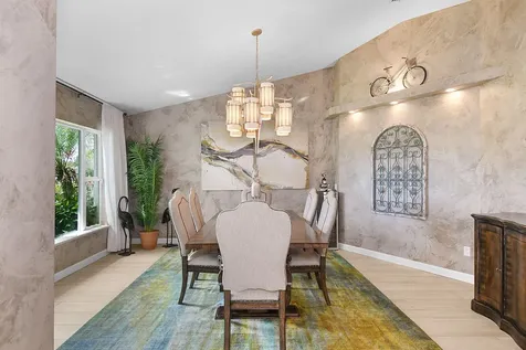 702 Se Adams Court Port Saint Lucie FL 34984
