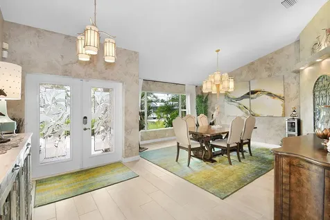 702 Se Adams Court Port Saint Lucie FL 34984