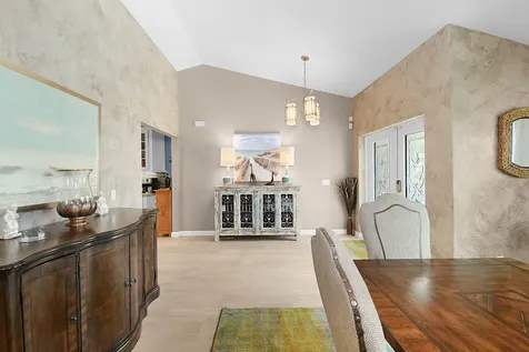 702 Se Adams Court Port Saint Lucie FL 34984