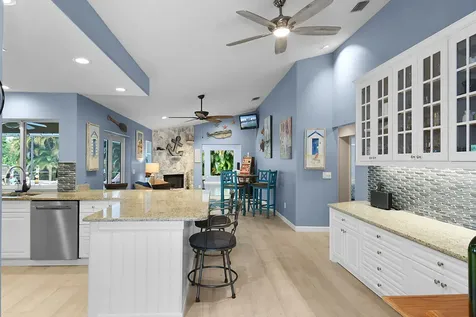 702 Se Adams Court Port Saint Lucie FL 34984
