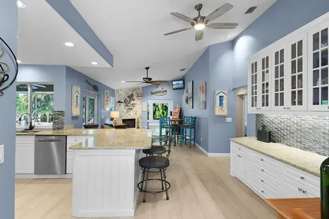 702 Se Adams Court Port Saint Lucie FL 34984