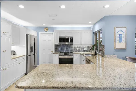 702 Se Adams Court Port Saint Lucie FL 34984