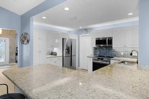 702 Se Adams Court Port Saint Lucie FL 34984