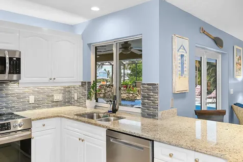 702 Se Adams Court Port Saint Lucie FL 34984