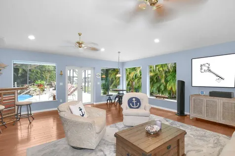 702 Se Adams Court Port Saint Lucie FL 34984