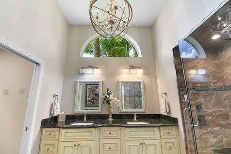 702 Se Adams Court Port Saint Lucie FL 34984