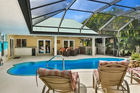 702 Se Adams Court Port Saint Lucie FL 34984