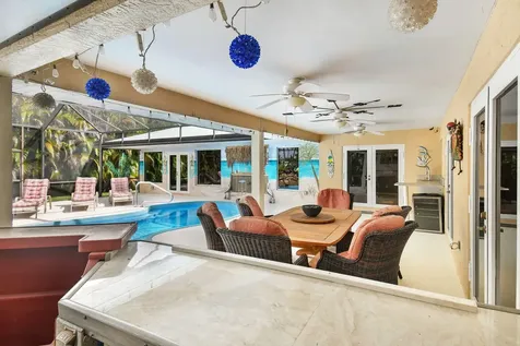 702 Se Adams Court Port Saint Lucie FL 34984