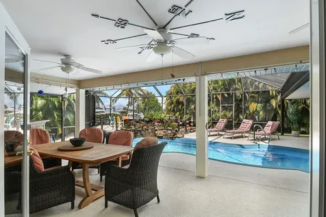 702 Se Adams Court Port Saint Lucie FL 34984