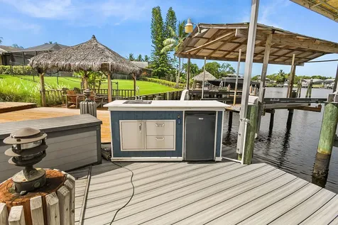 702 Se Adams Court Port Saint Lucie FL 34984