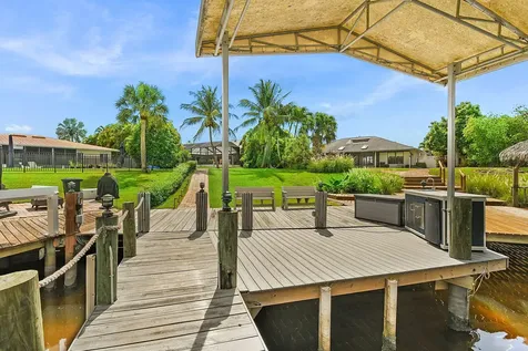 702 Se Adams Court Port Saint Lucie FL 34984