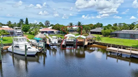 702 Se Adams Court Port Saint Lucie FL 34984
