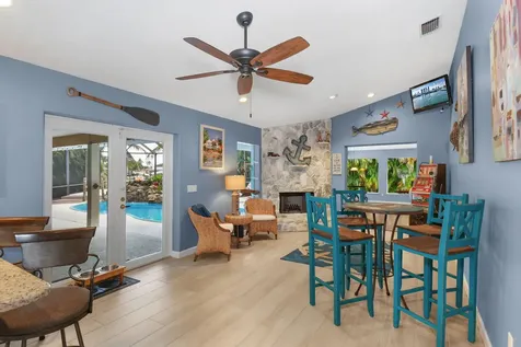 702 Se Adams Court Port Saint Lucie FL 34984