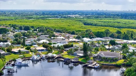 702 Se Adams Court Port Saint Lucie FL 34984