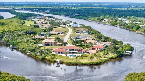 702 Se Adams Court Port Saint Lucie FL 34984