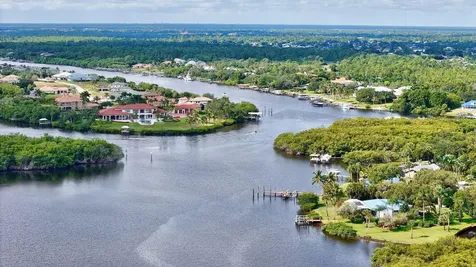702 Se Adams Court Port Saint Lucie FL 34984