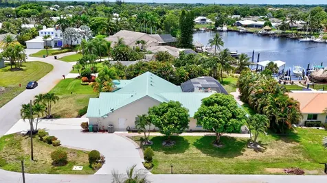 702 Se Adams Court Port Saint Lucie FL 34984