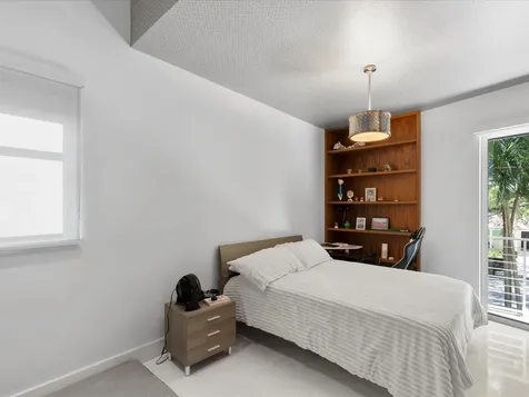 3917 S Le Jeune Road Miami FL 33146