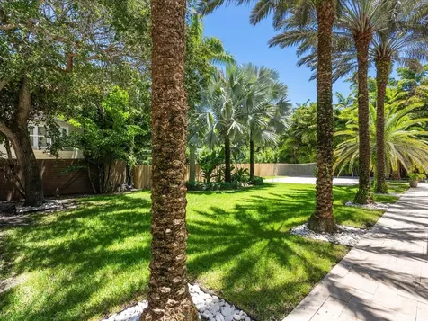 3917 S Le Jeune Road Miami FL 33146