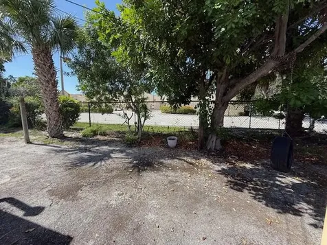400 Metcalf Court West Palm Beach FL 33407
