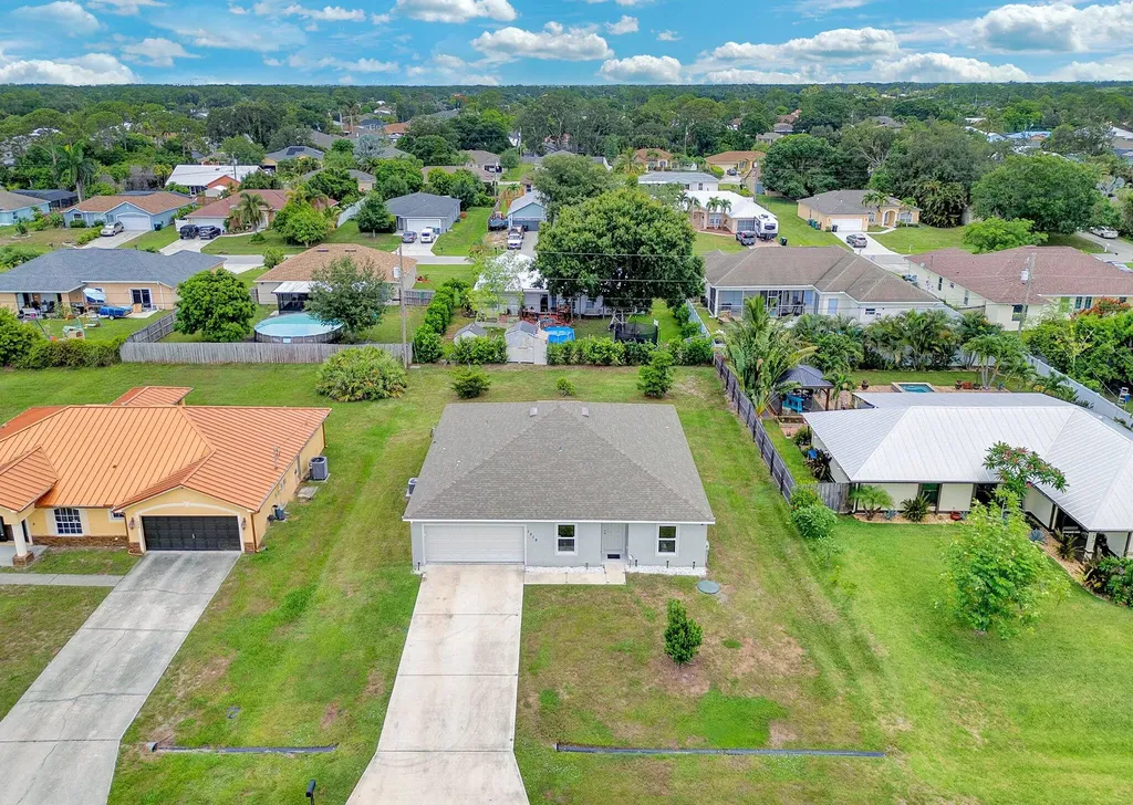 1319 Sw Hunnicut Avenue Port Saint Lucie FL 34953