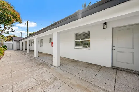3808 Broadway West Palm Beach FL 33407