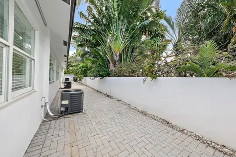 3808 Broadway West Palm Beach FL 33407