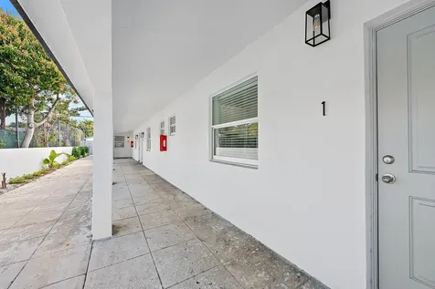 3808 Broadway West Palm Beach FL 33407