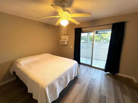 687 Durham Y Deerfield Beach FL 33442
