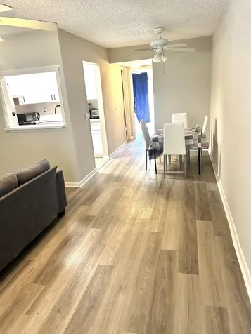 687 Durham Y Deerfield Beach FL 33442