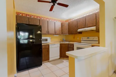 318 Pine Ridge Circle Greenacres FL 33463