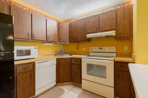 318 Pine Ridge Circle Greenacres FL 33463
