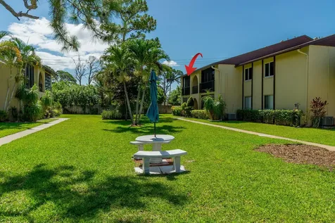 318 Pine Ridge Circle Greenacres FL 33463