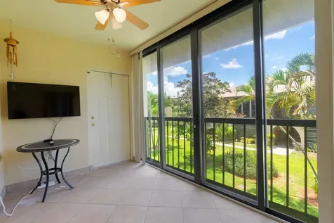 318 Pine Ridge Circle Greenacres FL 33463