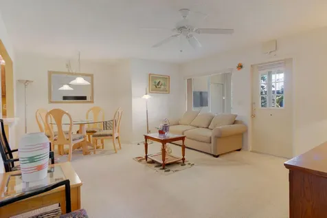 318 Pine Ridge Circle Greenacres FL 33463