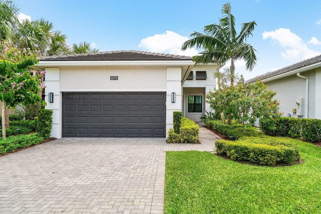 16070 Key Biscayne Lane The Acreage FL 33470