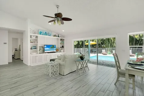 3824 Se Fairway Stuart FL 34997