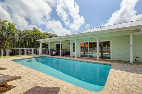 3824 Se Fairway Stuart FL 34997