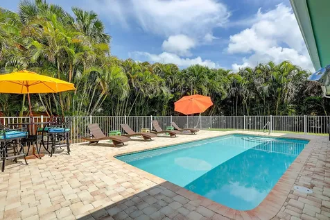 3824 Se Fairway Stuart FL 34997