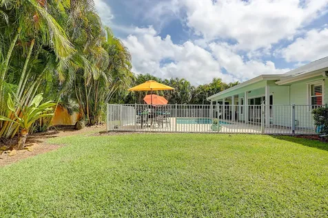 3824 Se Fairway Stuart FL 34997